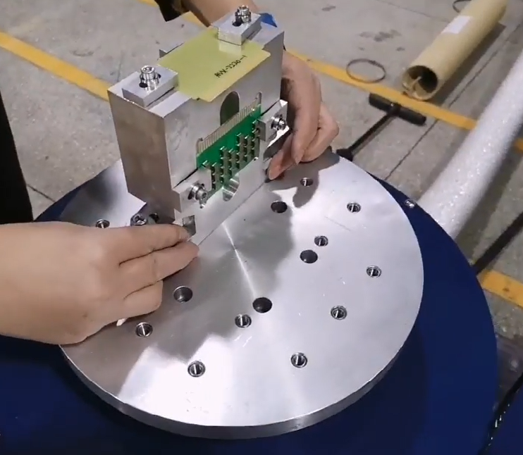 Banco de pruebas de vibración de placa PCB